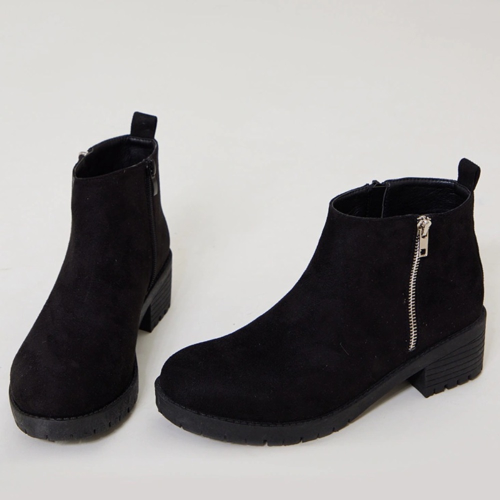 Prettylittlething Women's Black Ankle Boots size 6